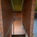 Mur en briques et escaliers
